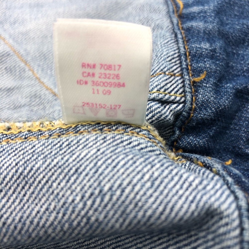 PINK Victoria’s Secret cropped jean jacket Size Small intentional distressing - Picture 11 of 13